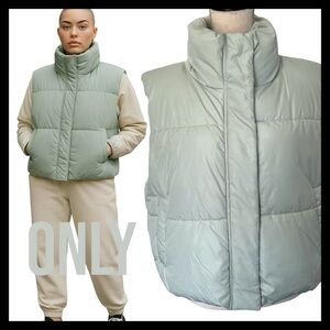 ONLY Light Green ONLSUSSI Short Waistcoat Puffer Vest (XL)